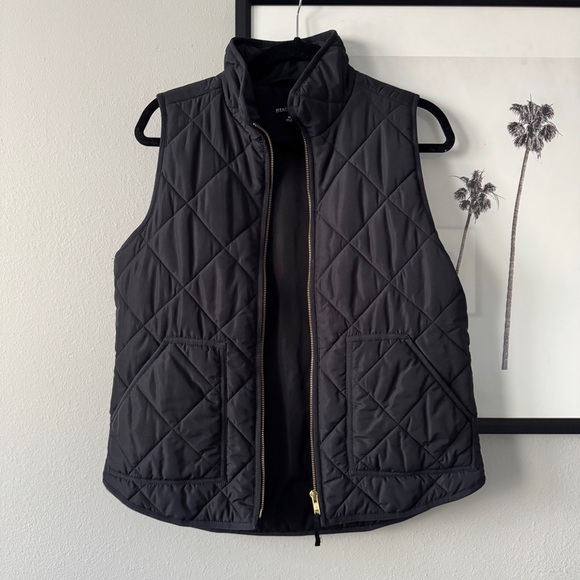J. Crew | EUC Mercantile Quilted Puffer Vest in Black Size Medium - Picture 4 of 10